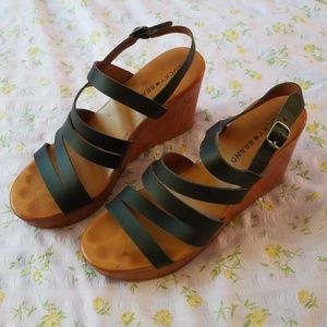 Lucky Brand 🍀 Strappy Leather Wedge Sandals